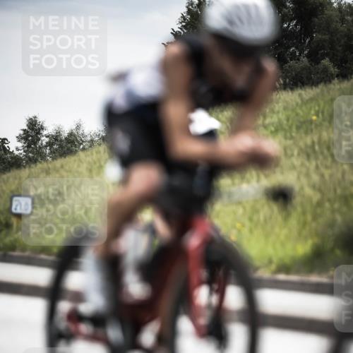 21.06.2026 - 29. Vierlanden-Triathlon H.Heesch http://msf.ph/oto/9859629 21.06.2026 10:32:24 Radfahren 12, 13, 54, 84, 165, 169, 199, 239, 324, 595 meine-sportfotos.de