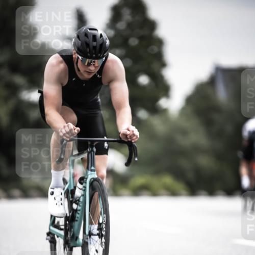 21.06.2026 - 29. Vierlanden-Triathlon H.Heesch http://msf.ph/oto/9859650 21.06.2026 10:32:26 Radfahren 12, 13, 54, 165, 169, 239, 324, 595 meine-sportfotos.de