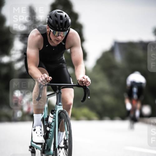 21.06.2026 - 29. Vierlanden-Triathlon H.Heesch http://msf.ph/oto/9859655 21.06.2026 10:32:26 Radfahren 12, 13, 54, 165, 169, 239, 324, 595 meine-sportfotos.de