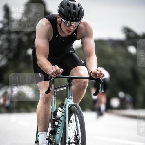 21.06.2026 - 29. Vierlanden-Triathlon H.Heesch http://msf.ph/oto/9859666 21.06.2026 10:32:26 Radfahren 12, 13, 54, 165, 169, 239, 324, 595 meine-sportfotos.de