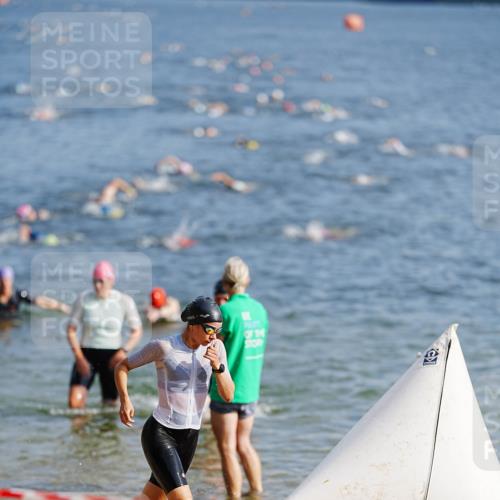 21.06.2026 - 29. Vierlanden-Triathlon LAZAROV Photography http://msf.ph/oto/9859686 21.06.2026 08:35:49 Schwimmen  meine-sportfotos.de