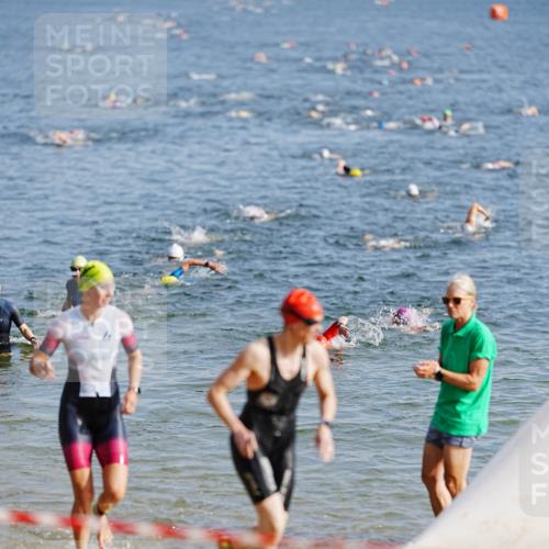 21.06.2026 - 29. Vierlanden-Triathlon LAZAROV Photography http://msf.ph/oto/9859721 21.06.2026 08:36:00 Schwimmen  meine-sportfotos.de