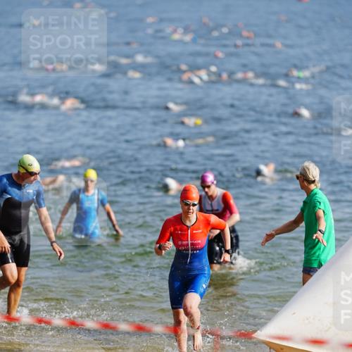 21.06.2026 - 29. Vierlanden-Triathlon LAZAROV Photography http://msf.ph/oto/9859736 21.06.2026 08:36:11 Schwimmen  meine-sportfotos.de