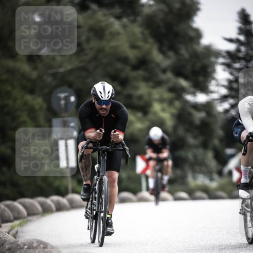 21.06.2026 - 29. Vierlanden-Triathlon H.Heesch http://msf.ph/oto/9859756 21.06.2026 10:32:35 Radfahren 12, 93, 217, 287, 299, 302, 324 meine-sportfotos.de
