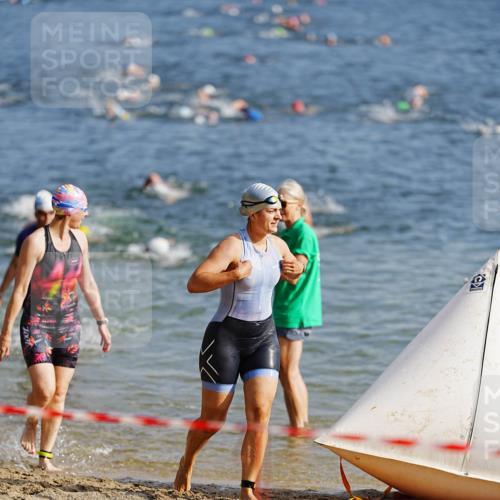 21.06.2026 - 29. Vierlanden-Triathlon LAZAROV Photography http://msf.ph/oto/9859828 21.06.2026 08:36:30 Schwimmen  meine-sportfotos.de