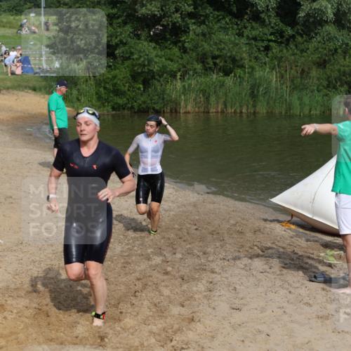 21.06.2026 - 29. Vierlanden-Triathlon Andreas Tolksdorf http://msf.ph/oto/9859856 21.06.2026 09:08:31 Schwimmen 226, 233, 257, 268 meine-sportfotos.de