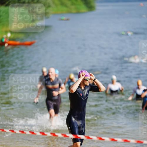 21.06.2026 - 29. Vierlanden-Triathlon LAZAROV Photography http://msf.ph/oto/9859913 21.06.2026 08:37:02 Schwimmen 24, 30 meine-sportfotos.de