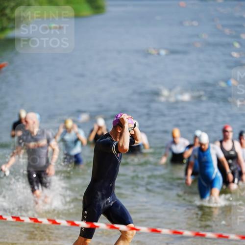 21.06.2026 - 29. Vierlanden-Triathlon LAZAROV Photography http://msf.ph/oto/9859916 21.06.2026 08:37:02 Schwimmen 24, 30 meine-sportfotos.de