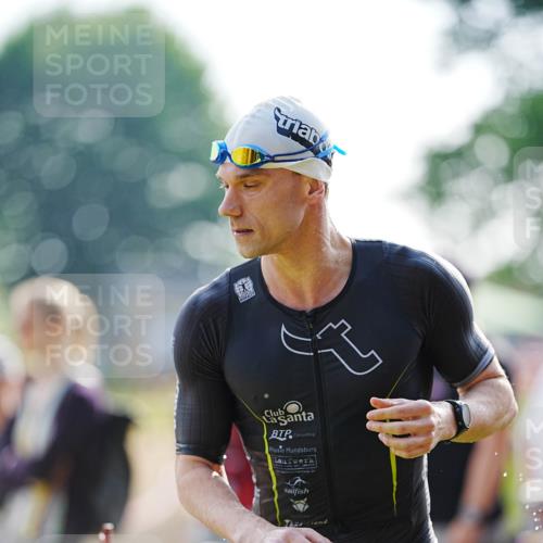 21.06.2026 - 29. Vierlanden-Triathlon LAZAROV Photography http://msf.ph/oto/9859994 21.06.2026 08:38:05 Schwimmen 13, 37 meine-sportfotos.de
