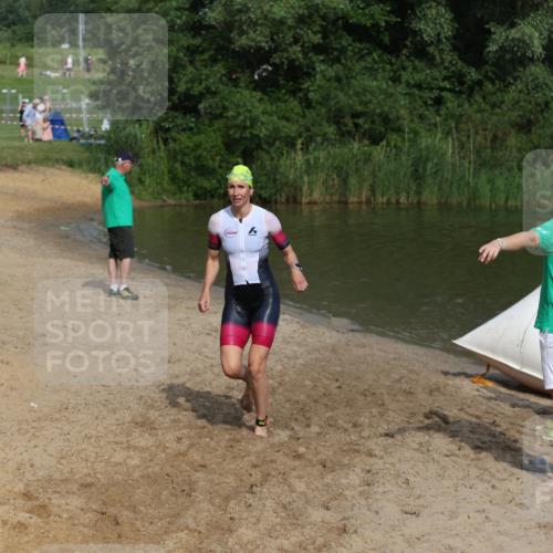 21.06.2026 - 29. Vierlanden-Triathlon Andreas Tolksdorf http://msf.ph/oto/9860009 21.06.2026 09:08:37 Schwimmen 221, 226, 257 meine-sportfotos.de