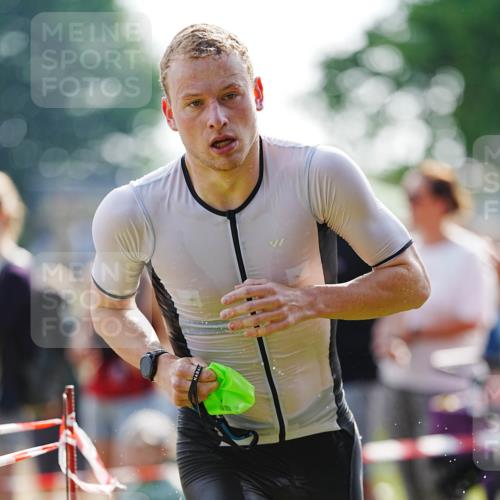 21.06.2026 - 29. Vierlanden-Triathlon LAZAROV Photography http://msf.ph/oto/9860127 21.06.2026 08:38:33 Schwimmen 12, 45, 57 meine-sportfotos.de