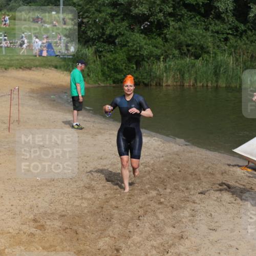 21.06.2026 - 29. Vierlanden-Triathlon Andreas Tolksdorf http://msf.ph/oto/9860129 21.06.2026 09:08:47 Schwimmen 221 meine-sportfotos.de
