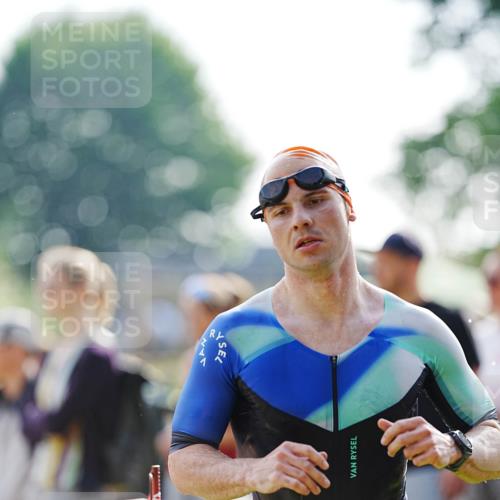21.06.2026 - 29. Vierlanden-Triathlon LAZAROV Photography http://msf.ph/oto/9860141 21.06.2026 08:38:35 Schwimmen 12, 57 meine-sportfotos.de