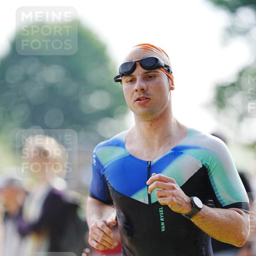 21.06.2026 - 29. Vierlanden-Triathlon LAZAROV Photography http://msf.ph/oto/9860146 21.06.2026 08:38:35 Schwimmen 12, 57 meine-sportfotos.de