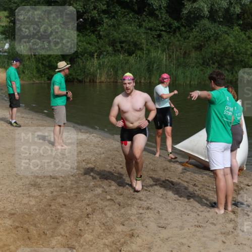21.06.2026 - 29. Vierlanden-Triathlon Andreas Tolksdorf http://msf.ph/oto/9860170 21.06.2026 09:09:27 Schwimmen 291 meine-sportfotos.de