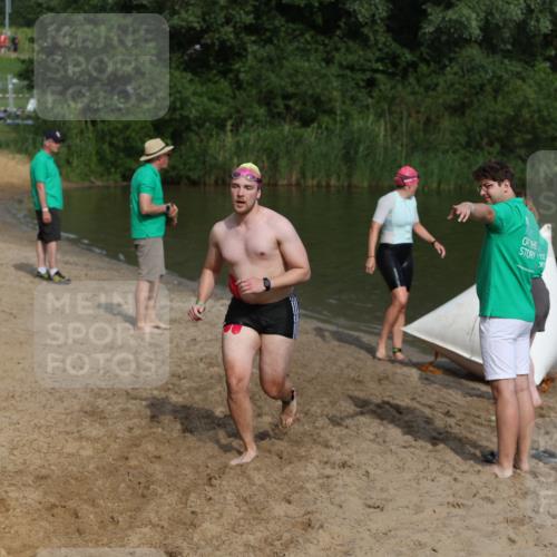 21.06.2026 - 29. Vierlanden-Triathlon Andreas Tolksdorf http://msf.ph/oto/9860206 21.06.2026 09:09:27 Schwimmen 291 meine-sportfotos.de