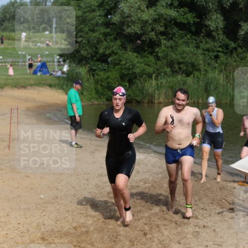 21.06.2026 - 29. Vierlanden-Triathlon Andreas Tolksdorf http://msf.ph/oto/9860253 21.06.2026 09:10:37 Schwimmen 267, 271, 284, 293, 298, 301 meine-sportfotos.de