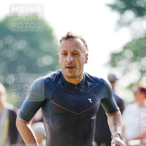 21.06.2026 - 29. Vierlanden-Triathlon LAZAROV Photography http://msf.ph/oto/9860380 21.06.2026 08:41:11 Schwimmen 99, 129, 132 meine-sportfotos.de