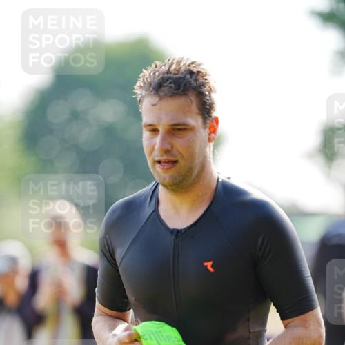 21.06.2026 - 29. Vierlanden-Triathlon LAZAROV Photography http://msf.ph/oto/9860399 21.06.2026 08:41:12 Schwimmen 99, 129, 132 meine-sportfotos.de