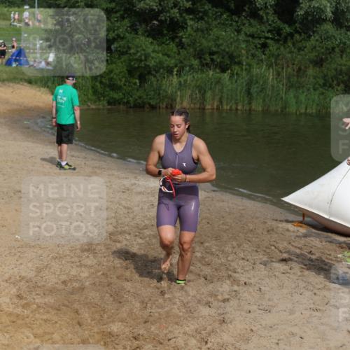 21.06.2026 - 29. Vierlanden-Triathlon Andreas Tolksdorf http://msf.ph/oto/9860455 21.06.2026 09:10:53 Schwimmen 273, 274 meine-sportfotos.de