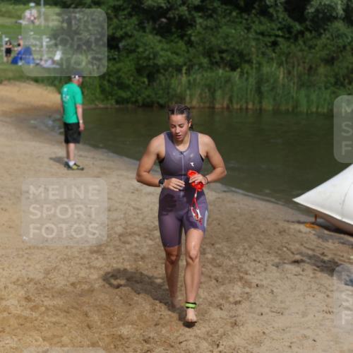 21.06.2026 - 29. Vierlanden-Triathlon Andreas Tolksdorf http://msf.ph/oto/9860477 21.06.2026 09:10:54 Schwimmen 273, 274 meine-sportfotos.de