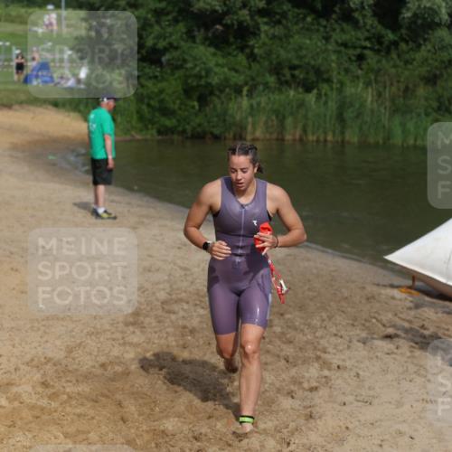 21.06.2026 - 29. Vierlanden-Triathlon Andreas Tolksdorf http://msf.ph/oto/9860483 21.06.2026 09:10:54 Schwimmen 273, 274 meine-sportfotos.de