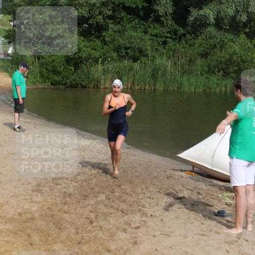 21.06.2026 - 29. Vierlanden-Triathlon Andreas Tolksdorf http://msf.ph/oto/9860503 21.06.2026 09:11:14 Schwimmen 223, 253 meine-sportfotos.de