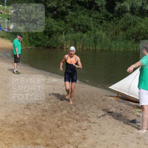 21.06.2026 - 29. Vierlanden-Triathlon Andreas Tolksdorf http://msf.ph/oto/9860537 21.06.2026 09:11:14 Schwimmen 223, 253 meine-sportfotos.de