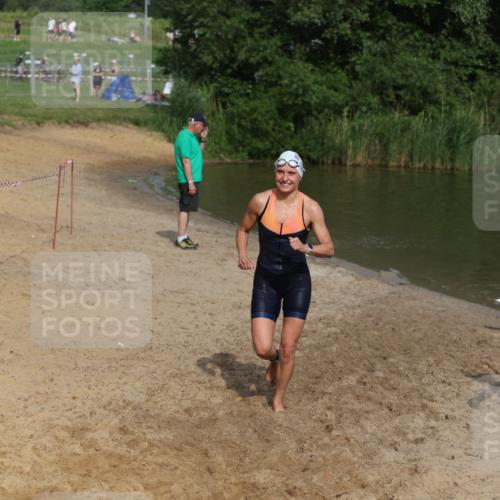 21.06.2026 - 29. Vierlanden-Triathlon Andreas Tolksdorf http://msf.ph/oto/9860597 21.06.2026 09:11:15 Schwimmen 223, 253 meine-sportfotos.de