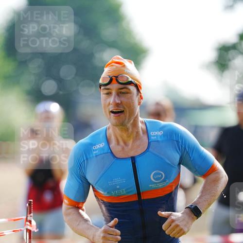 21.06.2026 - 29. Vierlanden-Triathlon LAZAROV Photography http://msf.ph/oto/9860602 21.06.2026 08:42:35 Schwimmen 43, 148 meine-sportfotos.de