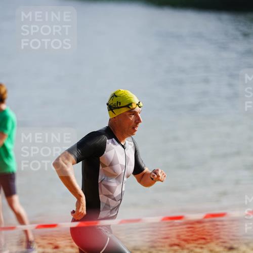 21.06.2026 - 29. Vierlanden-Triathlon LAZAROV Photography http://msf.ph/oto/9860615 21.06.2026 08:42:38 Schwimmen 43, 148, 193 meine-sportfotos.de