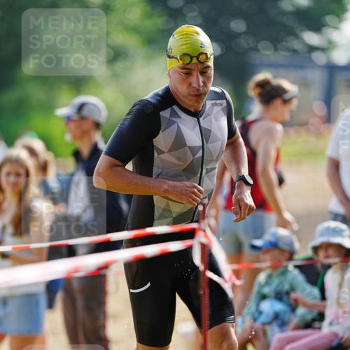 21.06.2026 - 29. Vierlanden-Triathlon LAZAROV Photography http://msf.ph/oto/9860623 21.06.2026 08:42:42 Schwimmen 43, 148, 193, 210 meine-sportfotos.de