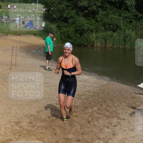 21.06.2026 - 29. Vierlanden-Triathlon Andreas Tolksdorf http://msf.ph/oto/9860632 21.06.2026 09:11:16 Schwimmen 223, 253 meine-sportfotos.de