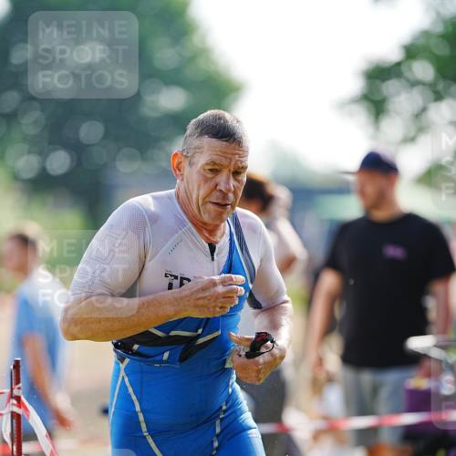 21.06.2026 - 29. Vierlanden-Triathlon LAZAROV Photography http://msf.ph/oto/9860657 21.06.2026 08:42:52 Schwimmen 27, 193, 210 meine-sportfotos.de