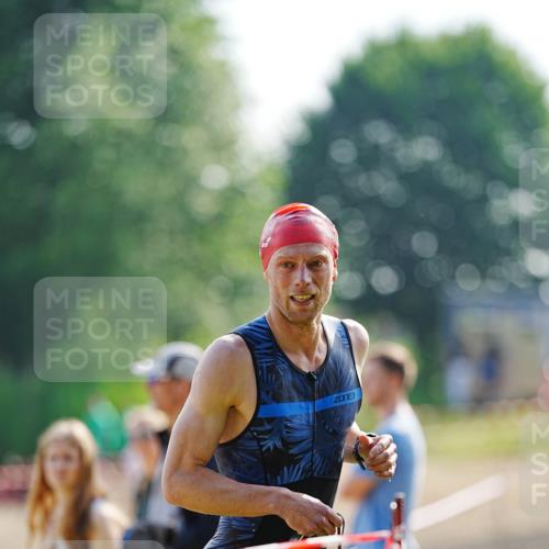 21.06.2026 - 29. Vierlanden-Triathlon LAZAROV Photography http://msf.ph/oto/9860687 21.06.2026 08:43:26 Schwimmen 56 meine-sportfotos.de