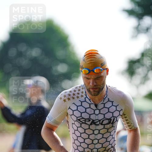 21.06.2026 - 29. Vierlanden-Triathlon LAZAROV Photography http://msf.ph/oto/9860715 21.06.2026 08:43:45 Schwimmen 42, 44, 88, 108, 154 meine-sportfotos.de