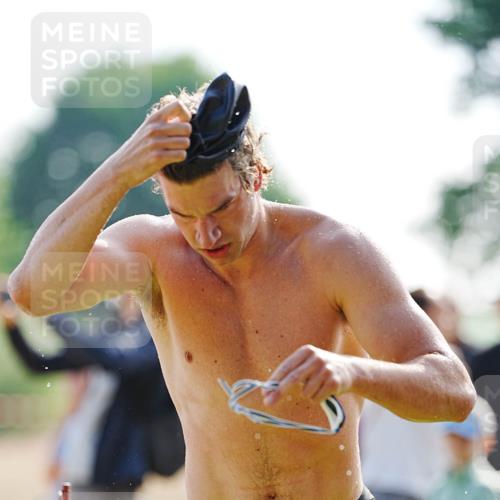 21.06.2026 - 29. Vierlanden-Triathlon LAZAROV Photography http://msf.ph/oto/9860852 21.06.2026 08:44:23 Schwimmen 4, 34, 202 meine-sportfotos.de