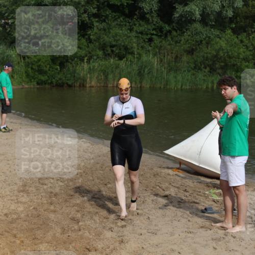 21.06.2026 - 29. Vierlanden-Triathlon Andreas Tolksdorf http://msf.ph/oto/9860866 21.06.2026 09:11:47 Schwimmen 255, 264, 300 meine-sportfotos.de