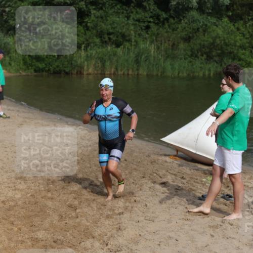 21.06.2026 - 29. Vierlanden-Triathlon Andreas Tolksdorf http://msf.ph/oto/9860877 21.06.2026 09:11:54 Schwimmen 300 meine-sportfotos.de