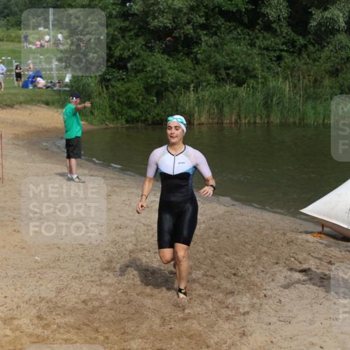 21.06.2026 - 29. Vierlanden-Triathlon Andreas Tolksdorf http://msf.ph/oto/9860917 21.06.2026 09:12:08 Schwimmen 252, 272 meine-sportfotos.de