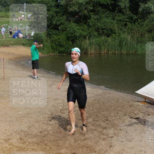 21.06.2026 - 29. Vierlanden-Triathlon Andreas Tolksdorf http://msf.ph/oto/9860931 21.06.2026 09:12:08 Schwimmen 252, 272 meine-sportfotos.de