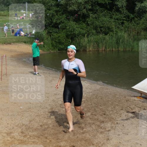 21.06.2026 - 29. Vierlanden-Triathlon Andreas Tolksdorf http://msf.ph/oto/9860937 21.06.2026 09:12:08 Schwimmen 252, 272 meine-sportfotos.de