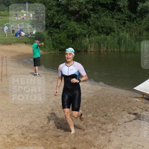 21.06.2026 - 29. Vierlanden-Triathlon Andreas Tolksdorf http://msf.ph/oto/9860943 21.06.2026 09:12:08 Schwimmen 252, 272 meine-sportfotos.de