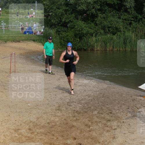 21.06.2026 - 29. Vierlanden-Triathlon Andreas Tolksdorf http://msf.ph/oto/9861010 21.06.2026 09:12:39 Schwimmen 235 meine-sportfotos.de