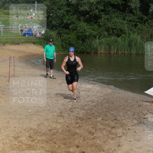 21.06.2026 - 29. Vierlanden-Triathlon Andreas Tolksdorf http://msf.ph/oto/9861024 21.06.2026 09:12:39 Schwimmen 235 meine-sportfotos.de