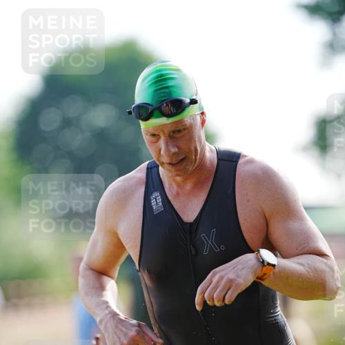 21.06.2026 - 29. Vierlanden-Triathlon LAZAROV Photography http://msf.ph/oto/9861035 21.06.2026 08:45:42 Schwimmen 141, 169, 173 meine-sportfotos.de