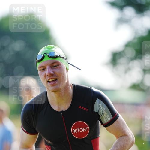 21.06.2026 - 29. Vierlanden-Triathlon LAZAROV Photography http://msf.ph/oto/9861060 21.06.2026 08:45:58 Schwimmen 84, 89, 131, 141, 147, 165 meine-sportfotos.de