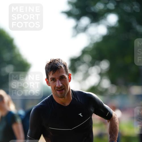 21.06.2026 - 29. Vierlanden-Triathlon LAZAROV Photography http://msf.ph/oto/9861107 21.06.2026 08:46:34 Schwimmen 35, 96 meine-sportfotos.de