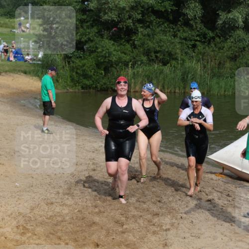 21.06.2026 - 29. Vierlanden-Triathlon Andreas Tolksdorf http://msf.ph/oto/9861145 21.06.2026 09:13:05 Schwimmen 227, 230, 280, 292 meine-sportfotos.de