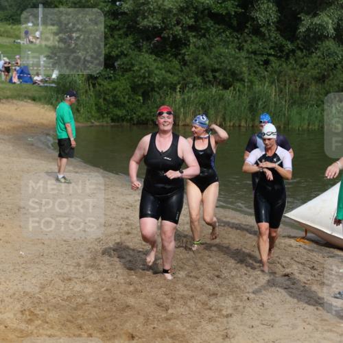 21.06.2026 - 29. Vierlanden-Triathlon Andreas Tolksdorf http://msf.ph/oto/9861152 21.06.2026 09:13:05 Schwimmen 227, 230, 280, 292 meine-sportfotos.de
